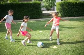 世体：近三千英格兰球迷做客，皇马vs曼城安排1700名安保