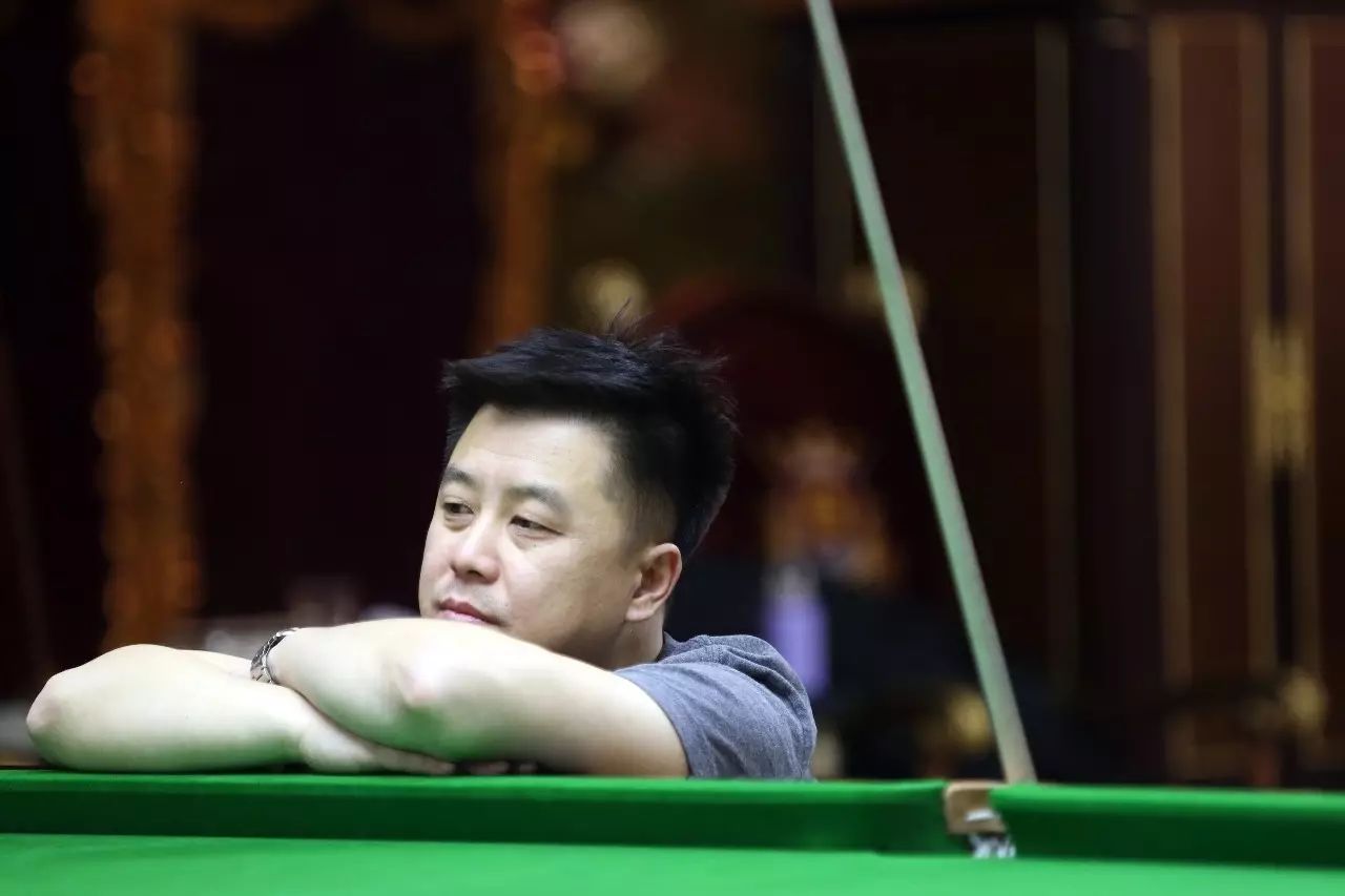 一個桌球培 一個桌球培