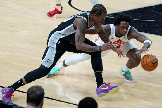 激烈讨论 激烈讨论